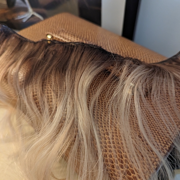 Hair extensions - Picture 12 of 13